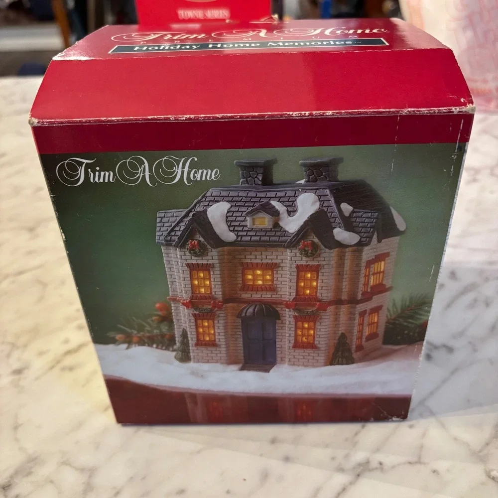 Trim A‎ Home Holiday Memories NO Light Ceramic Christmas Village House 1995